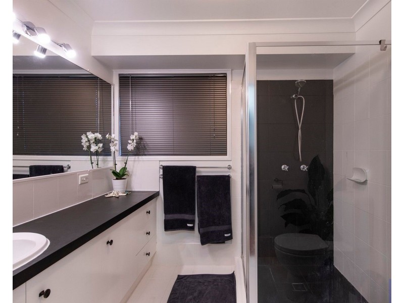 198 Castile Crescent, Edens Landing QLD 4207