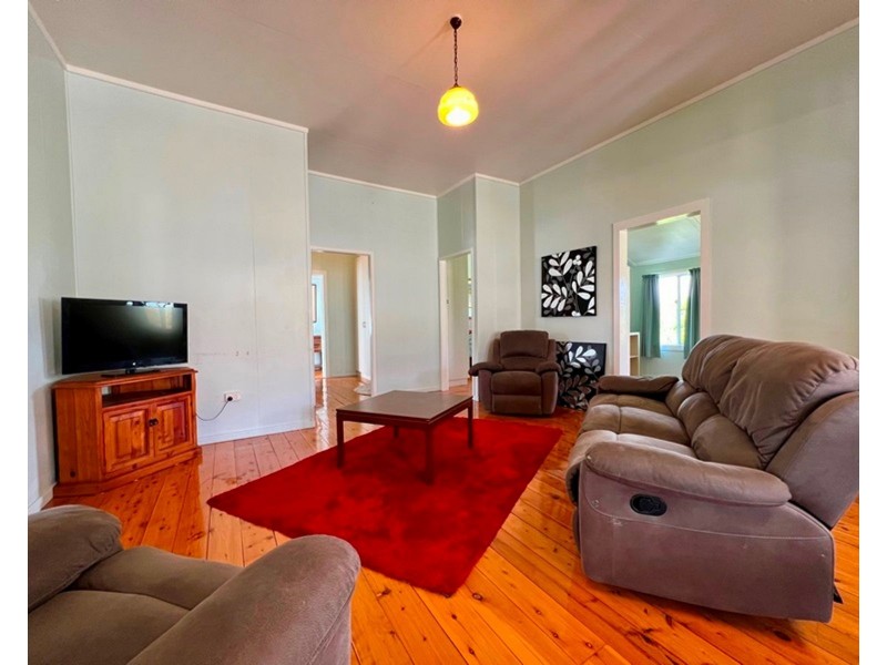 17 Royd Street, Wandoan QLD 4419