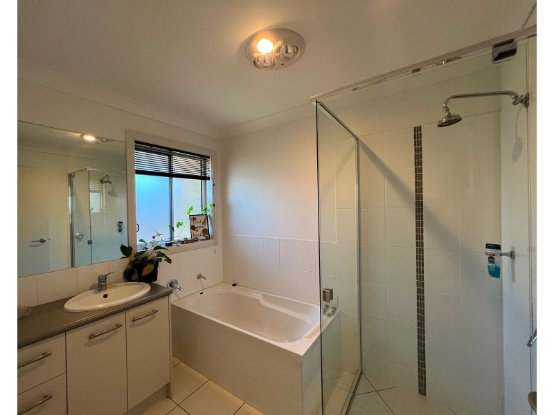 16 Cypress Pines Drive, Miles QLD 4415