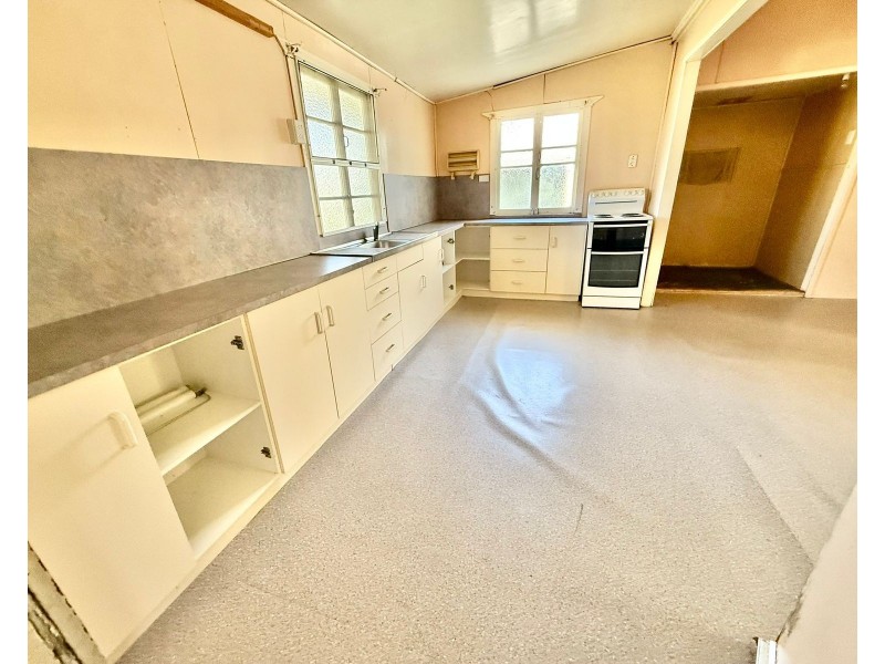 4 Castle Street, Chinchilla QLD 4413