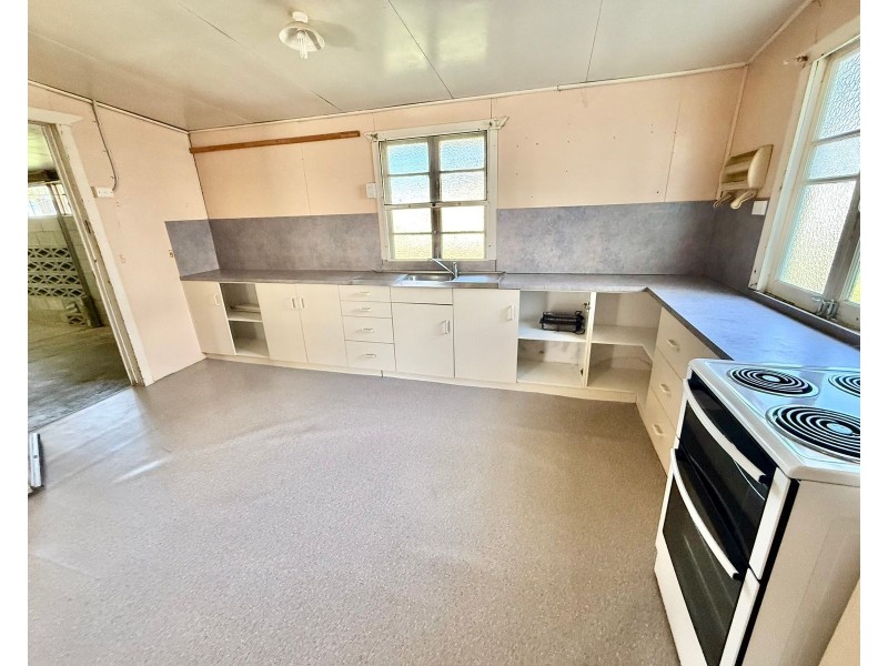4 Castle Street, Chinchilla QLD 4413