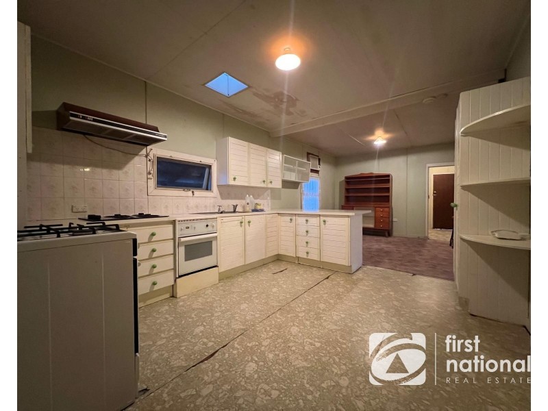 16 Anzac Avenue, Dulacca QLD 4425