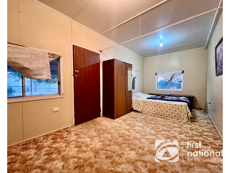 16 Anzac Avenue, Dulacca QLD 4425