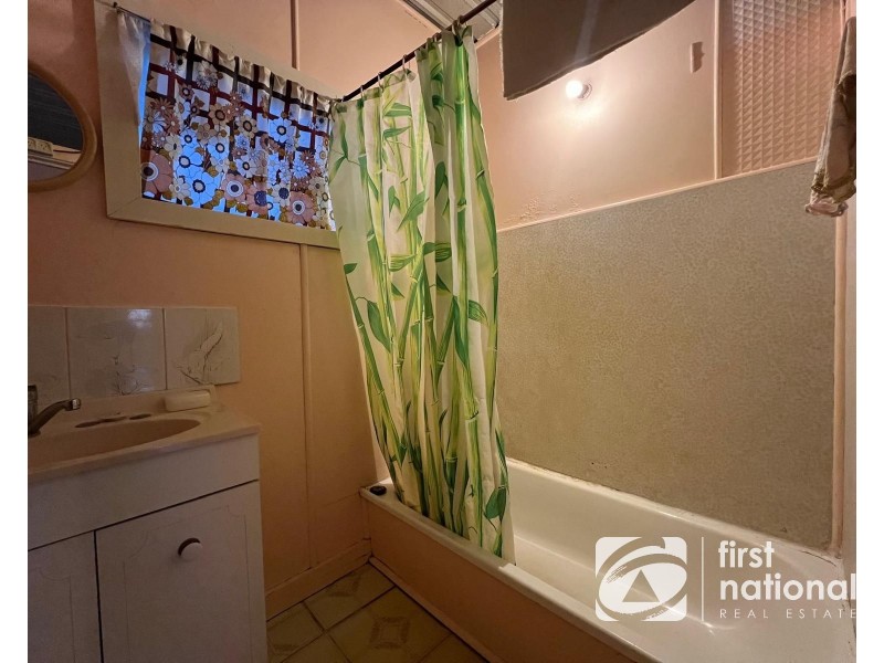 16 Anzac Avenue, Dulacca QLD 4425
