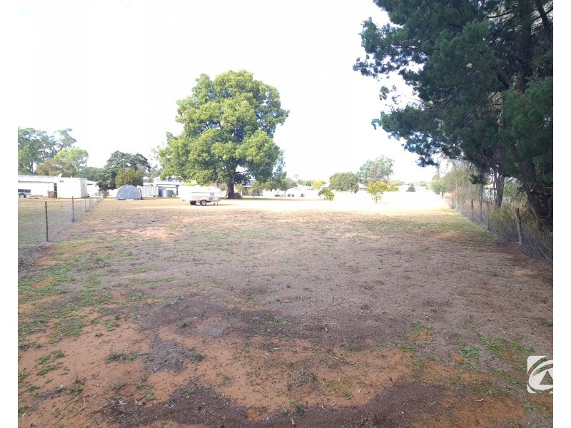 77 PARK STREET, Chinchilla QLD 4413