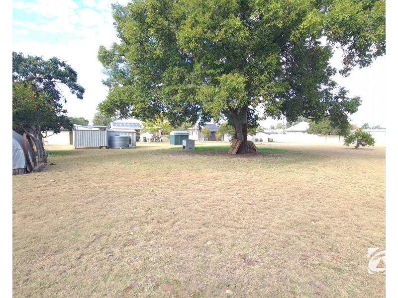 77 PARK STREET, Chinchilla QLD 4413