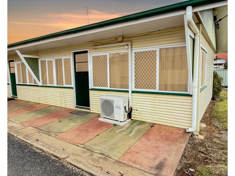 12 Constance Street, Miles QLD 4415