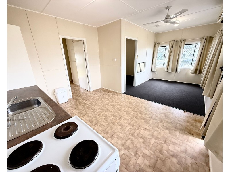 12 Constance Street, Miles QLD 4415