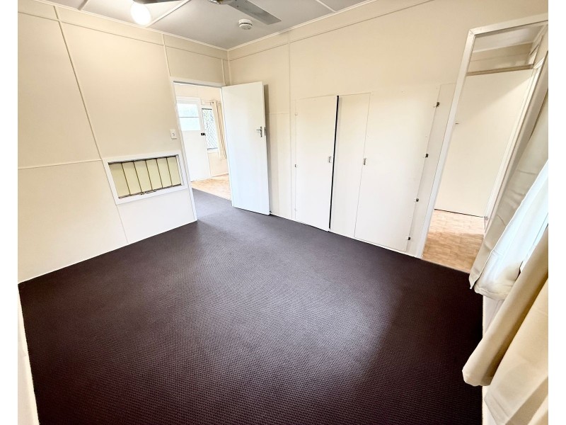 12 Constance Street, Miles QLD 4415