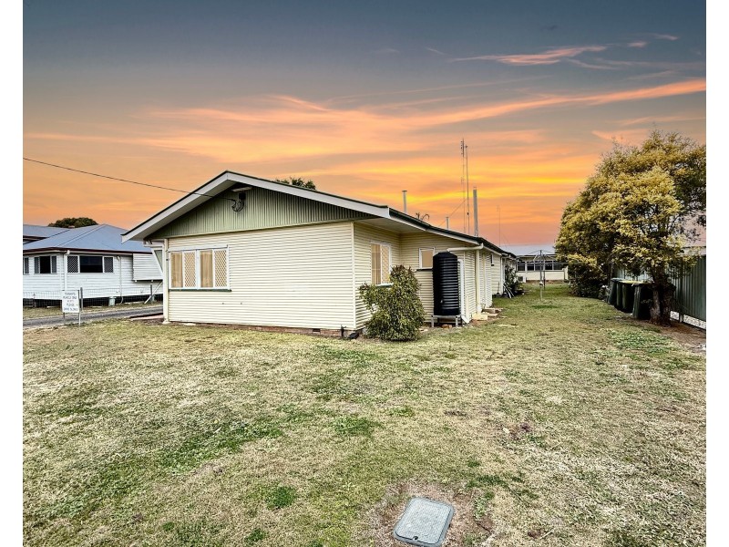 12 Constance Street, Miles QLD 4415