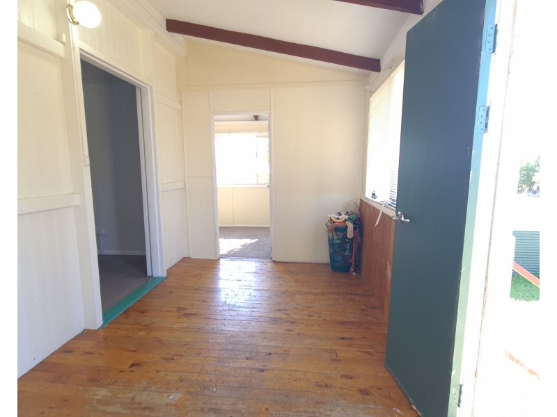 20 MCNULTY STREET, Miles QLD 4415