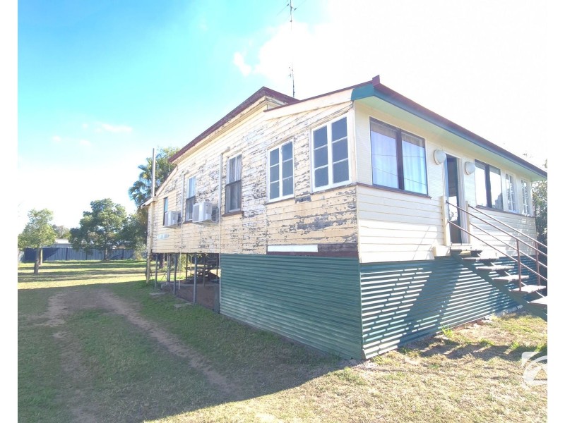 20 MCNULTY STREET, Miles QLD 4415