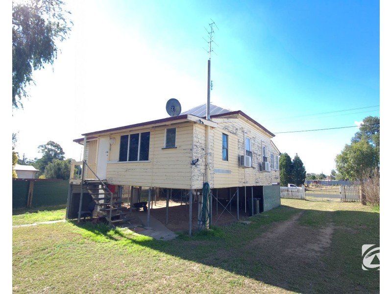 20 MCNULTY STREET, Miles QLD 4415