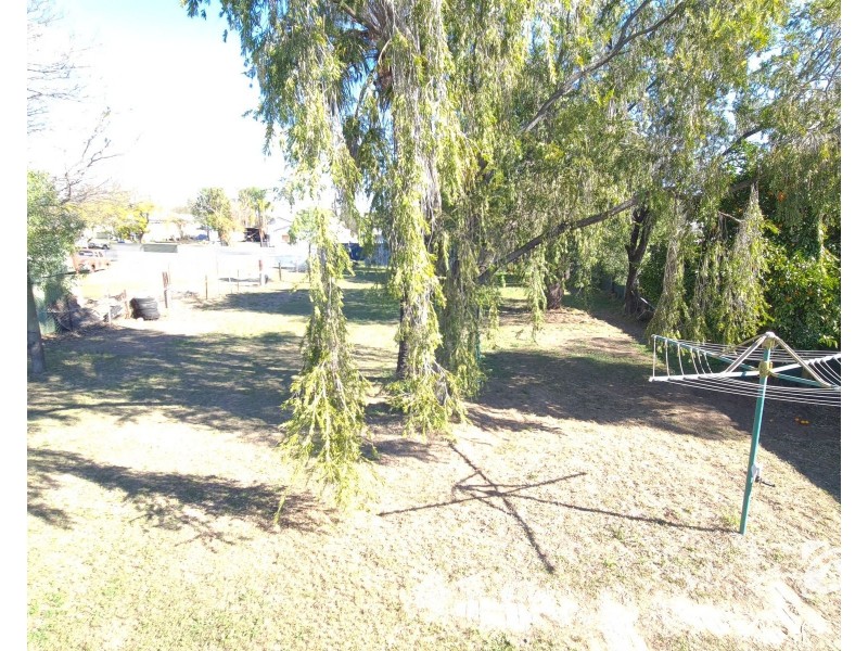 20 MCNULTY STREET, Miles QLD 4415