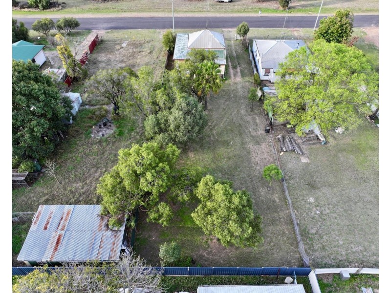 20 MCNULTY STREET, Miles QLD 4415