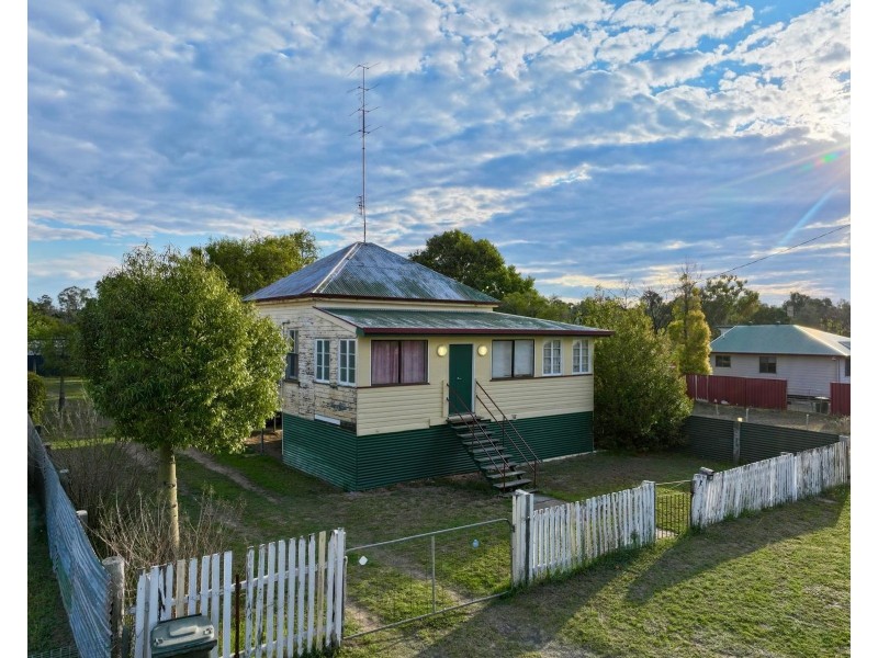 20 MCNULTY STREET, Miles QLD 4415