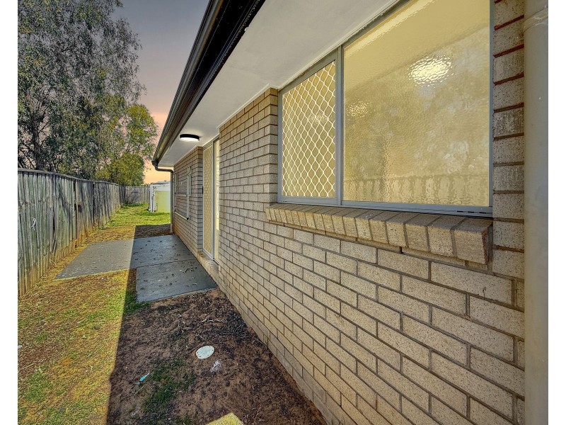 21 Freeman Close, Chinchilla QLD 4413