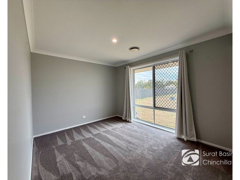 21 VOWLES STREET, Miles QLD 4415