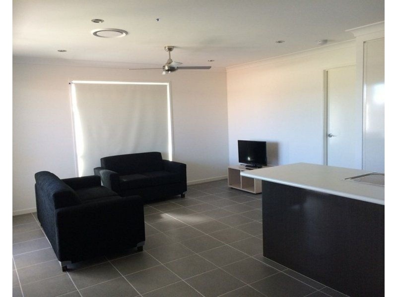 2/22 BRIDGEMAN PARADE, Chinchilla QLD 4413