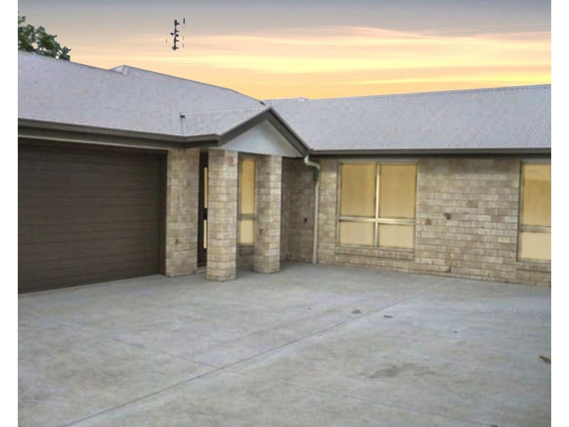 2/27 Price, Chinchilla QLD 4413