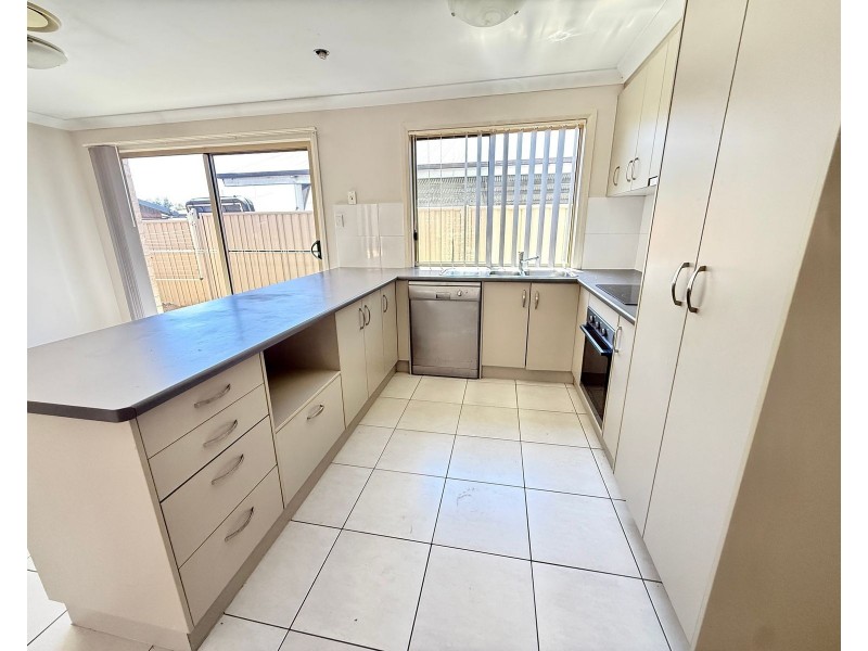 2/27 Price, Chinchilla QLD 4413