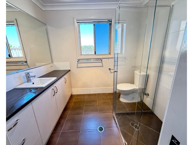 2/27 Price, Chinchilla QLD 4413