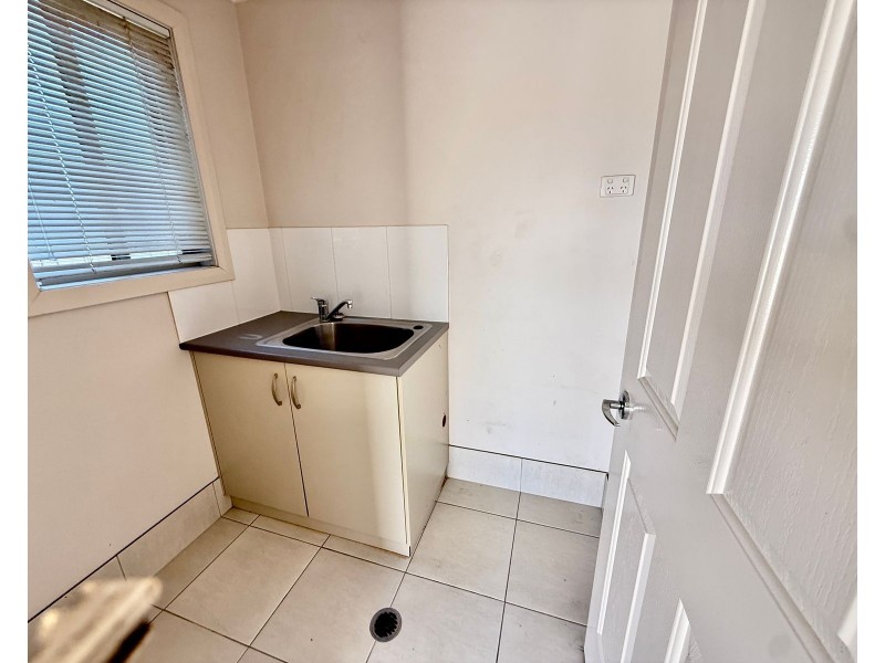 2/27 Price, Chinchilla QLD 4413