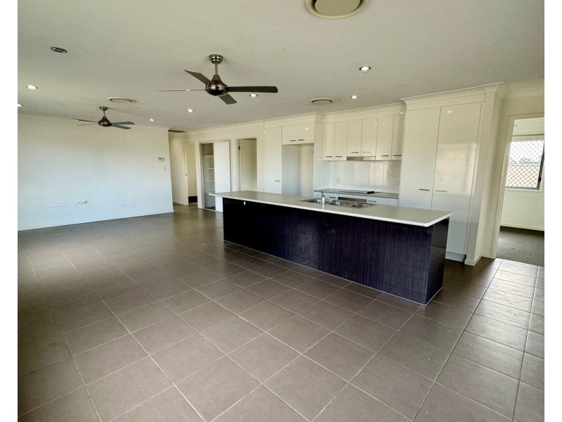 38 BRIDGEMAN PARADE, Chinchilla QLD 4413