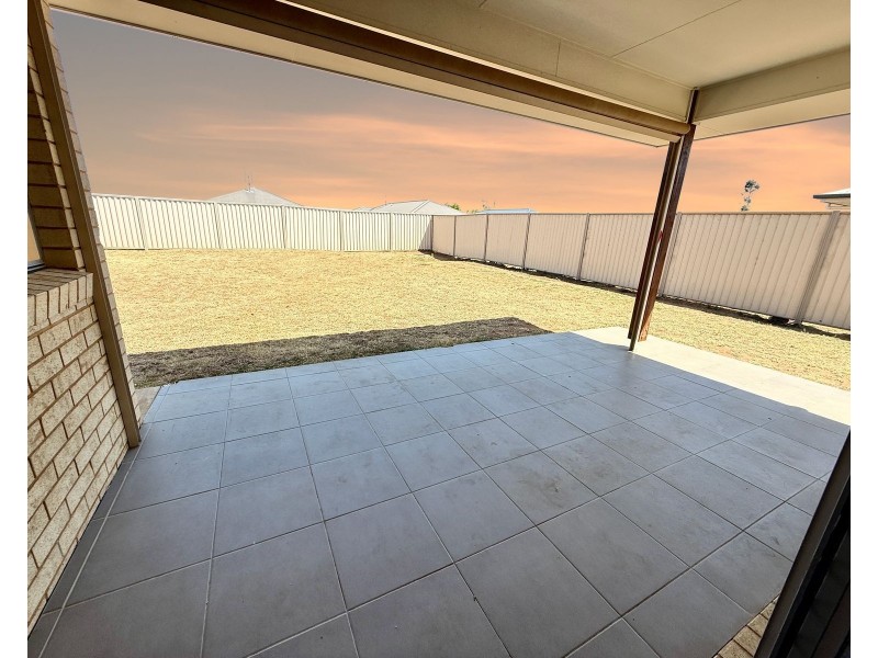 30 Gleeson Street, Chinchilla QLD 4413