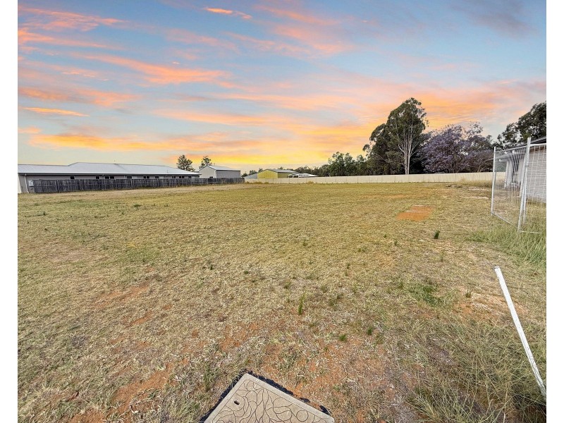 13 Parker Place, Chinchilla QLD 4413