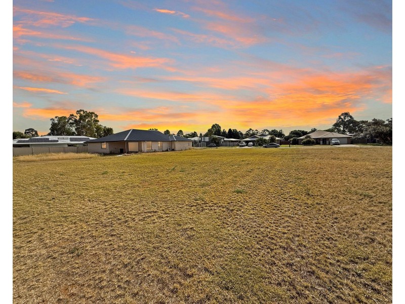 13 Parker Place, Chinchilla QLD 4413