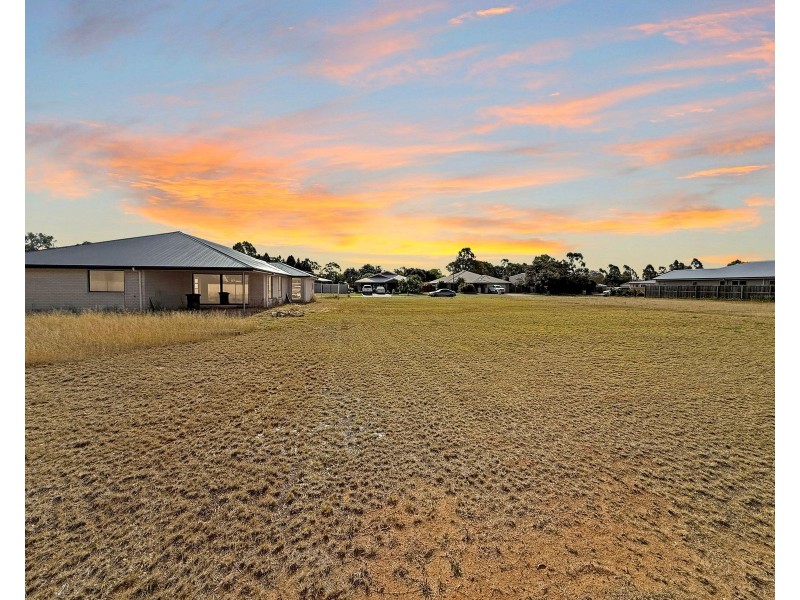 13 Parker Place, Chinchilla QLD 4413