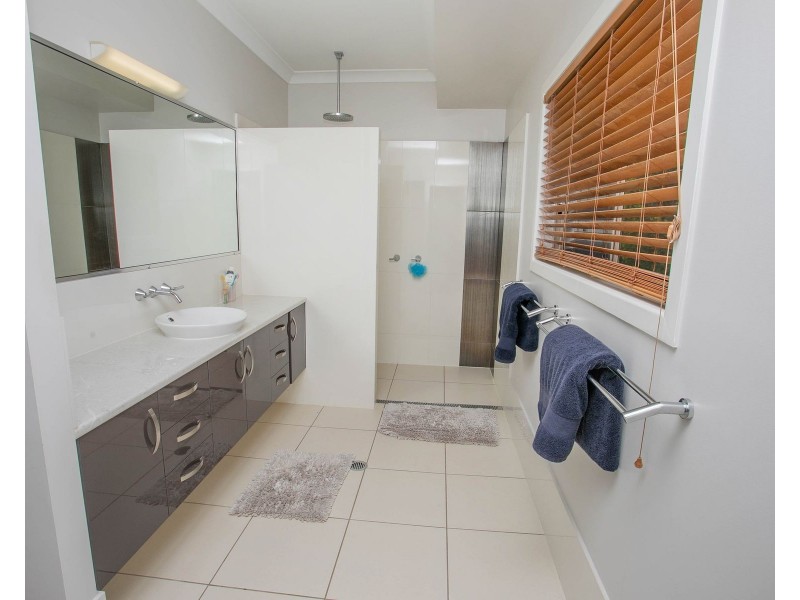 35 McCaffery Road, Chinchilla QLD 4413