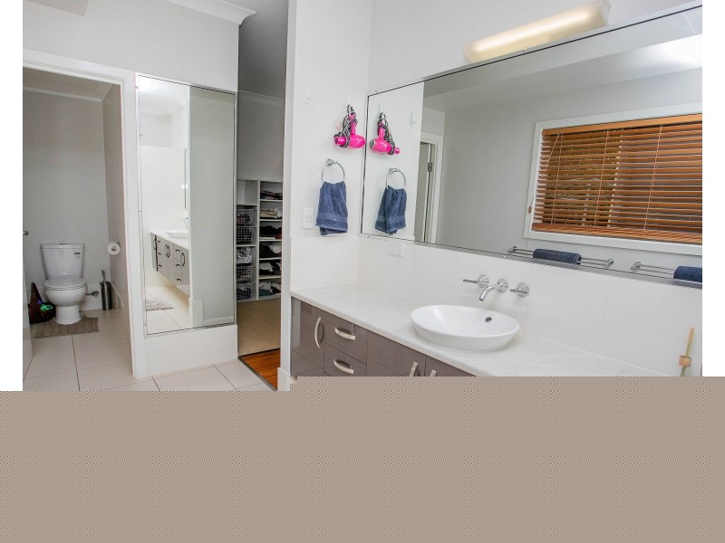 35 McCaffery Road, Chinchilla QLD 4413