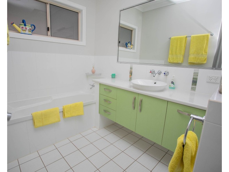 35 McCaffery Road, Chinchilla QLD 4413