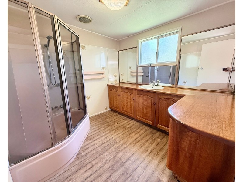 15 Bell Street, Chinchilla QLD 4413
