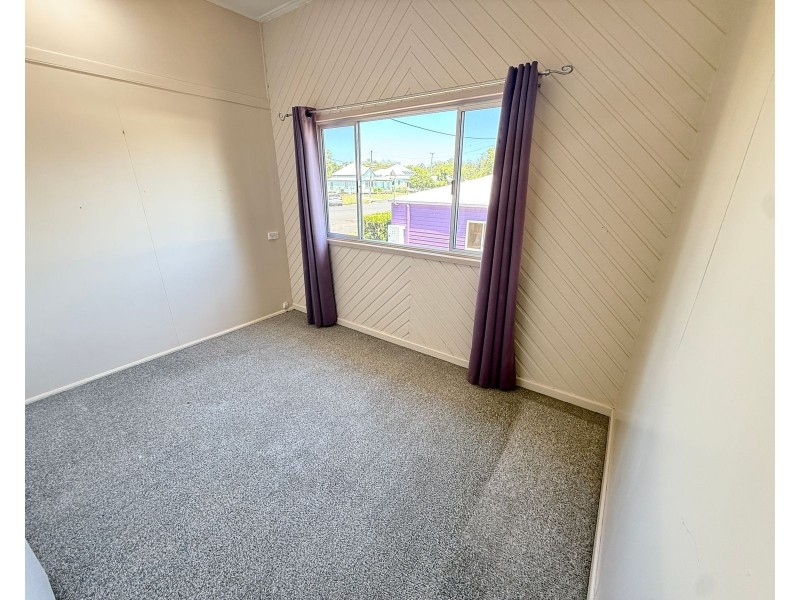 15 Bell Street, Chinchilla QLD 4413