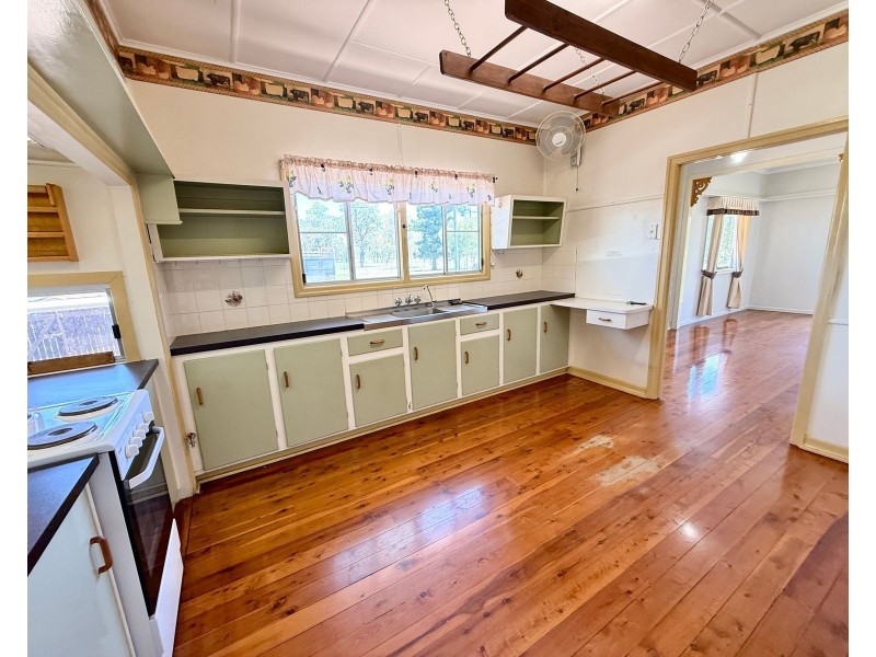 21 Tara Road, Chinchilla QLD 4413