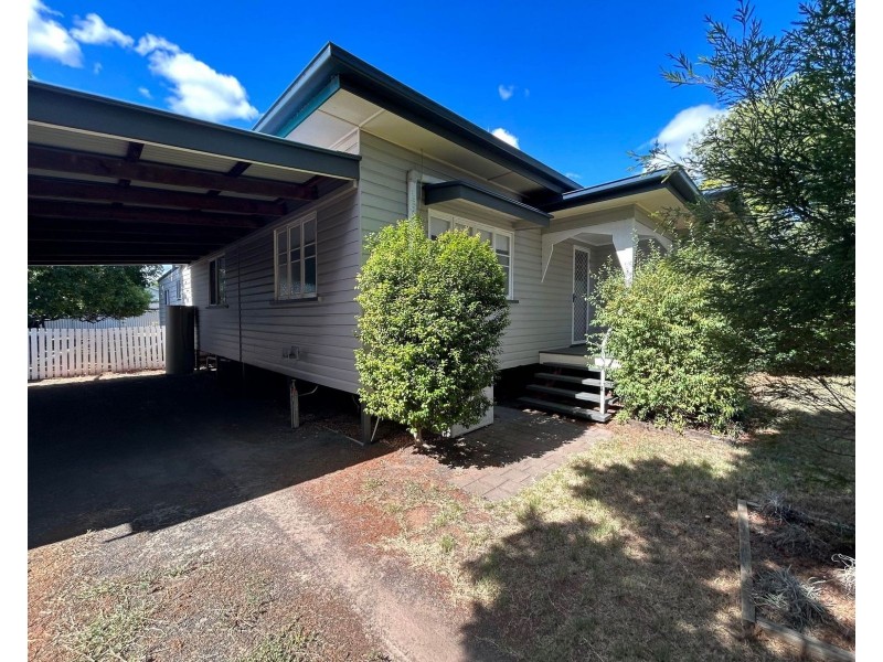 29 Barber Street, Chinchilla QLD 4413