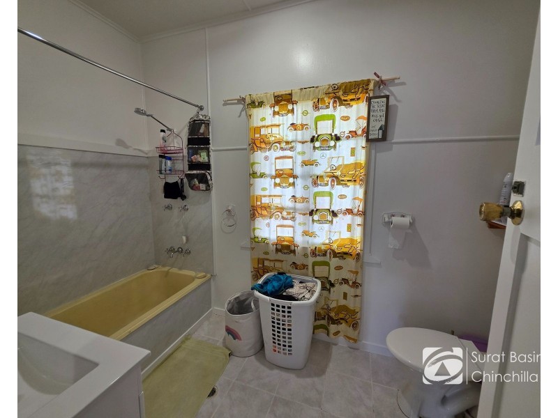 16 Ford Street, Taroom QLD 4420