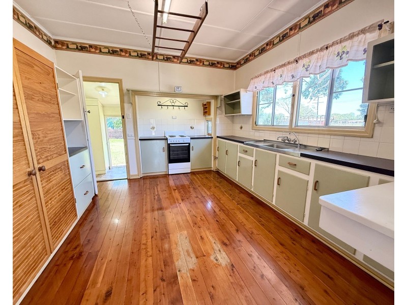 21 Tara Road, Chinchilla QLD 4413