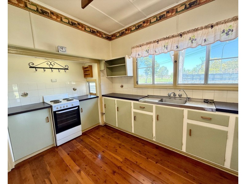 21 Tara Road, Chinchilla QLD 4413