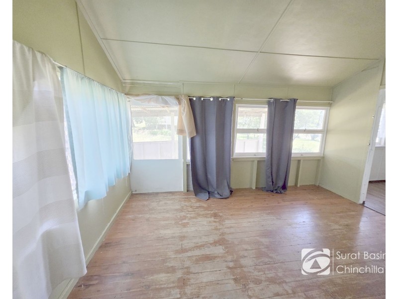 6 KINNOUL STREET, Taroom QLD 4420