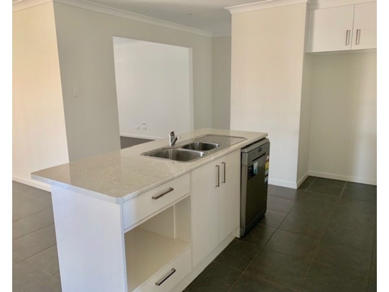 10 Brennan Place, Chinchilla QLD 4413