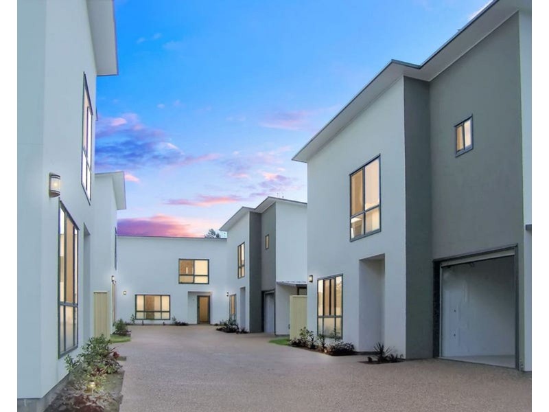 2/6 Holland Street, Chinchilla QLD 4413