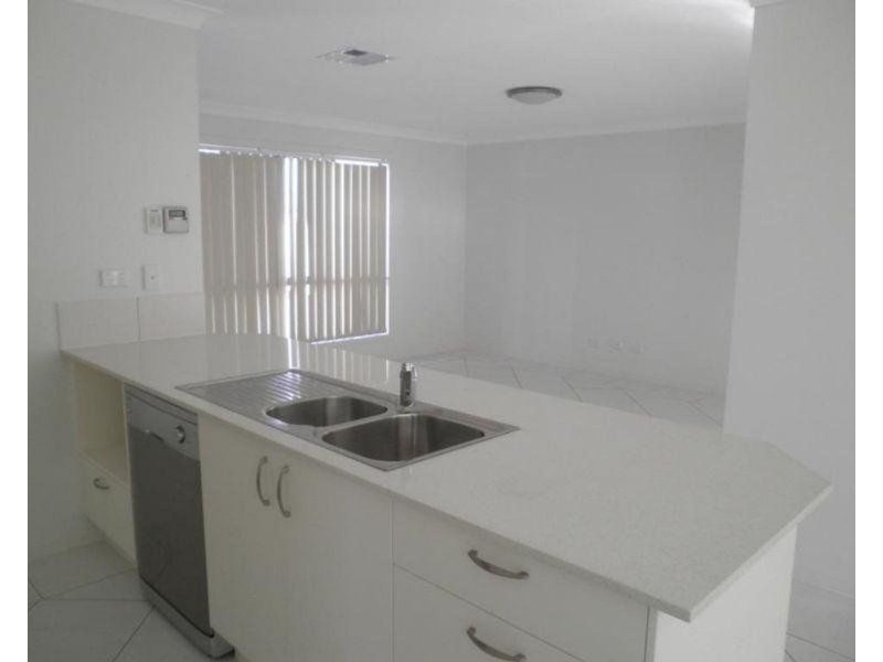 2/6 Holland Street, Chinchilla QLD 4413