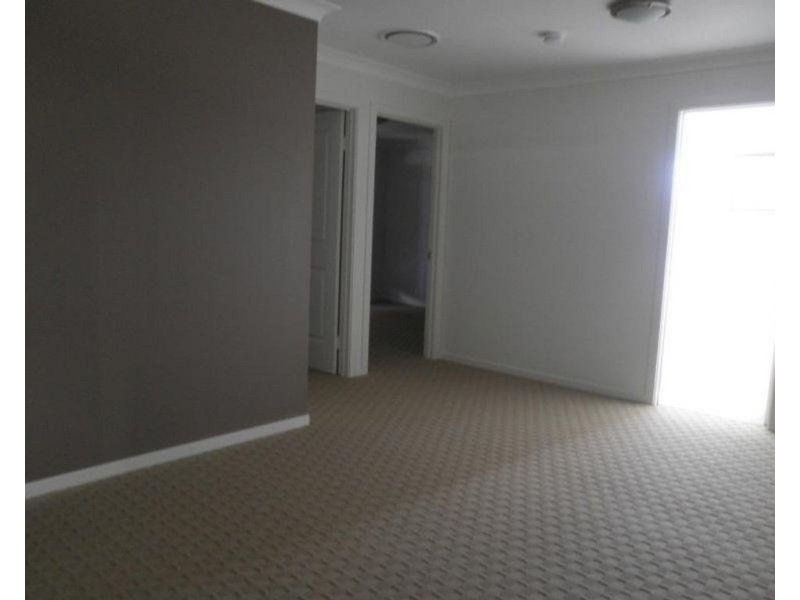 2/6 Holland Street, Chinchilla QLD 4413