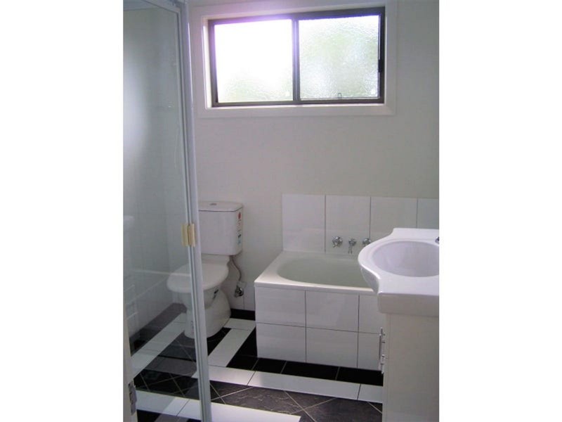 2/6 Holland Street, Chinchilla QLD 4413