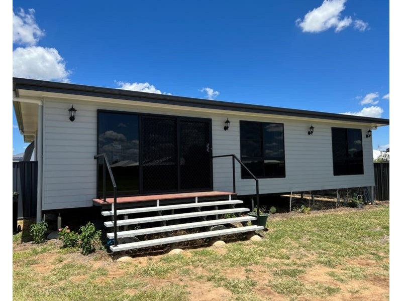 20A Dudley Street, Chinchilla QLD 4413