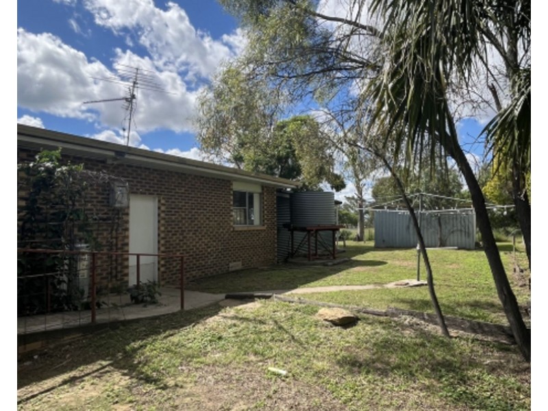 10 Stiller Street, Wandoan QLD 4419